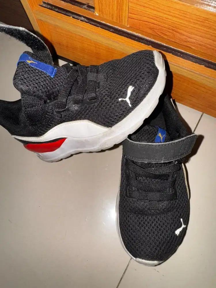 Sepatu anak puma