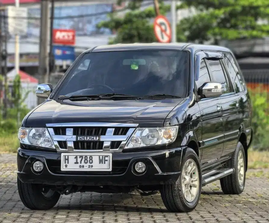 KM 40rb Antik Isuzu Panther LS Turbo Black 2019 Manual Plat H