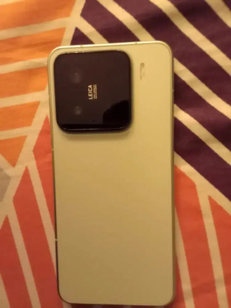 Xiaomi 15 green