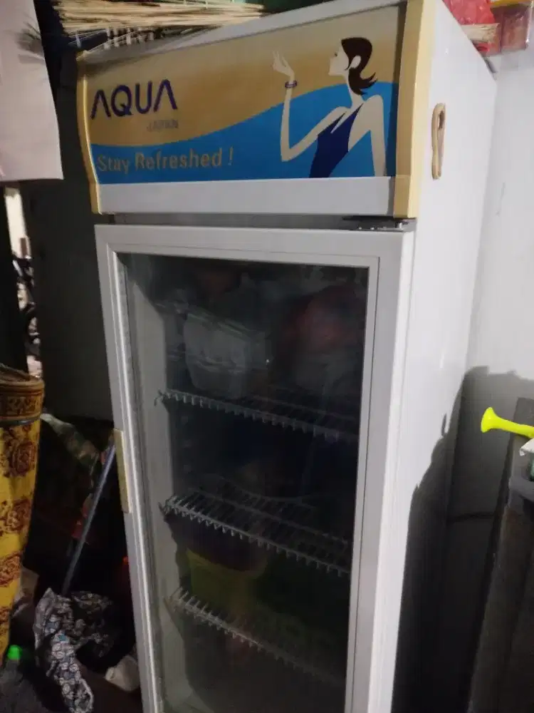 Kulkas bekas AQUA JAPAN