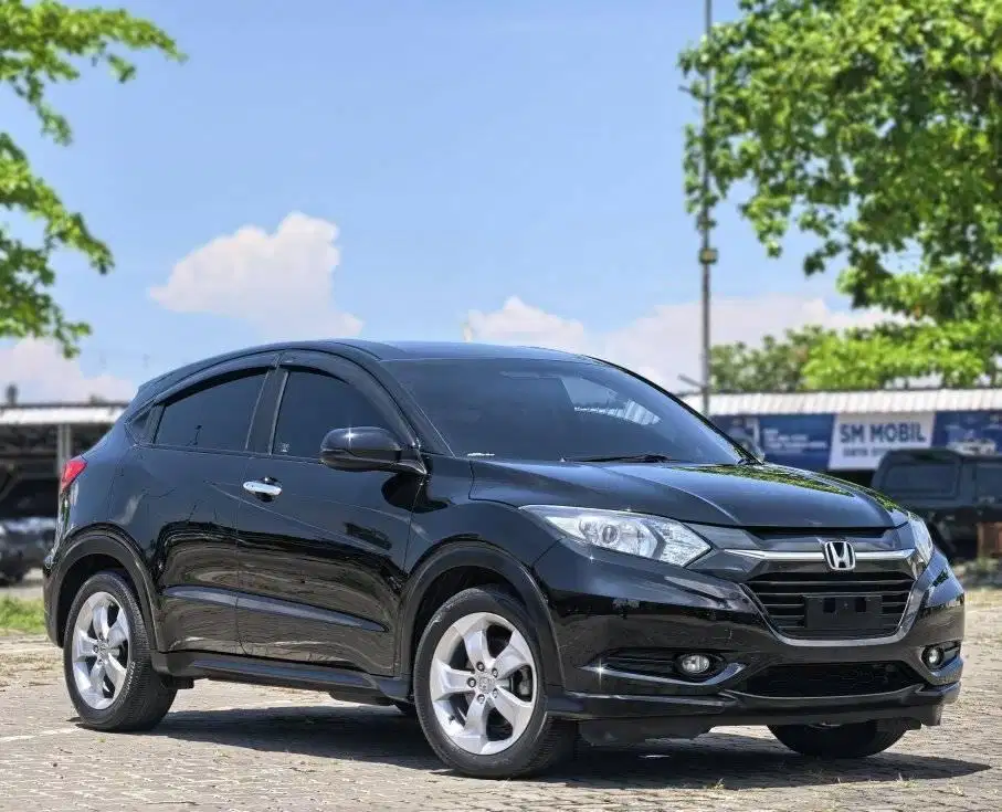 Honda HRV E CVT 2015 Plat H Istimewa Like New