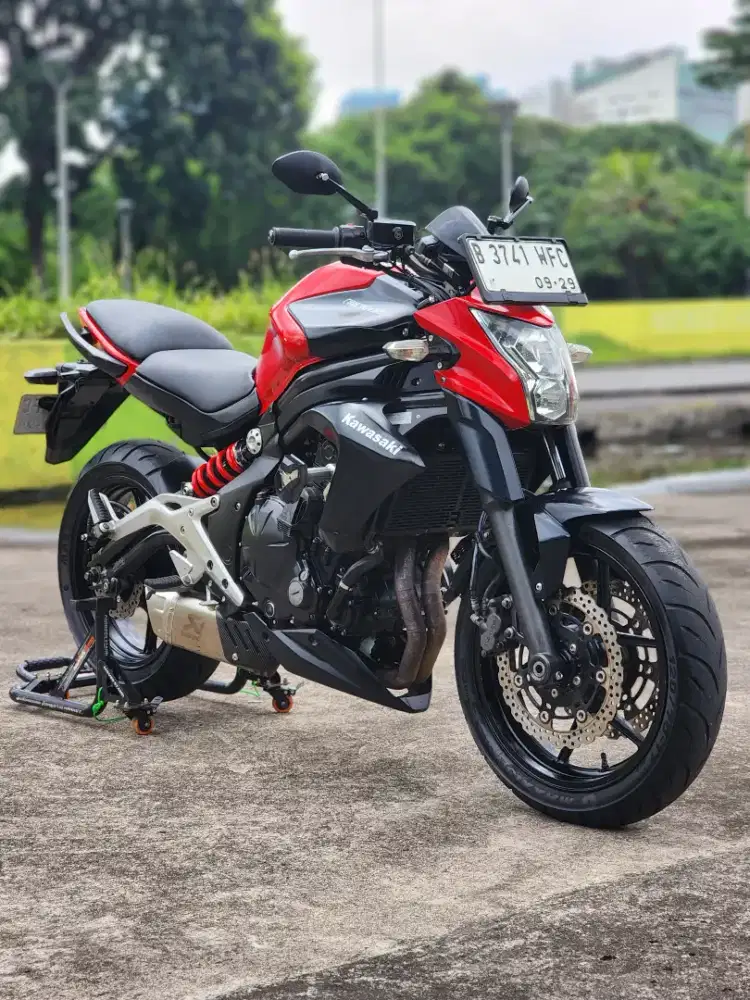 Kawasaki 650 ER6/ER6N With Akra