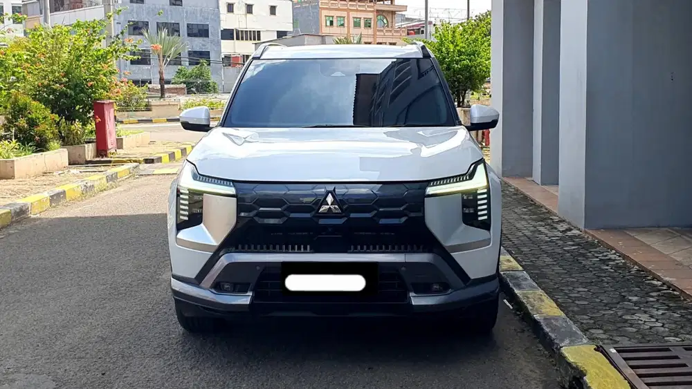 Km 2rb mitsubishi destinator ultimate premium ds 2025 putih