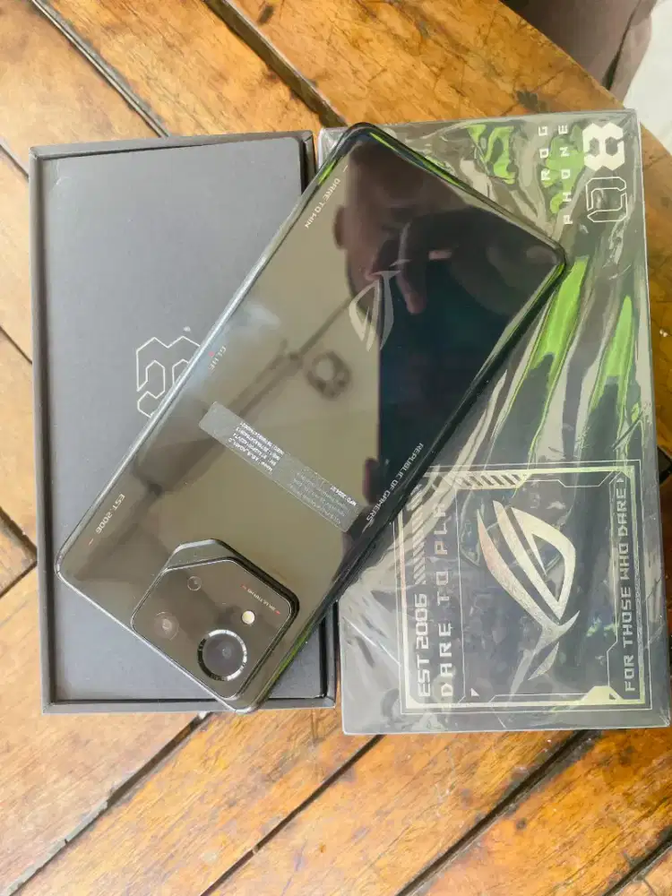 Asus ROG Phone 8 12/256 Fullset Mulus Nego Tipis