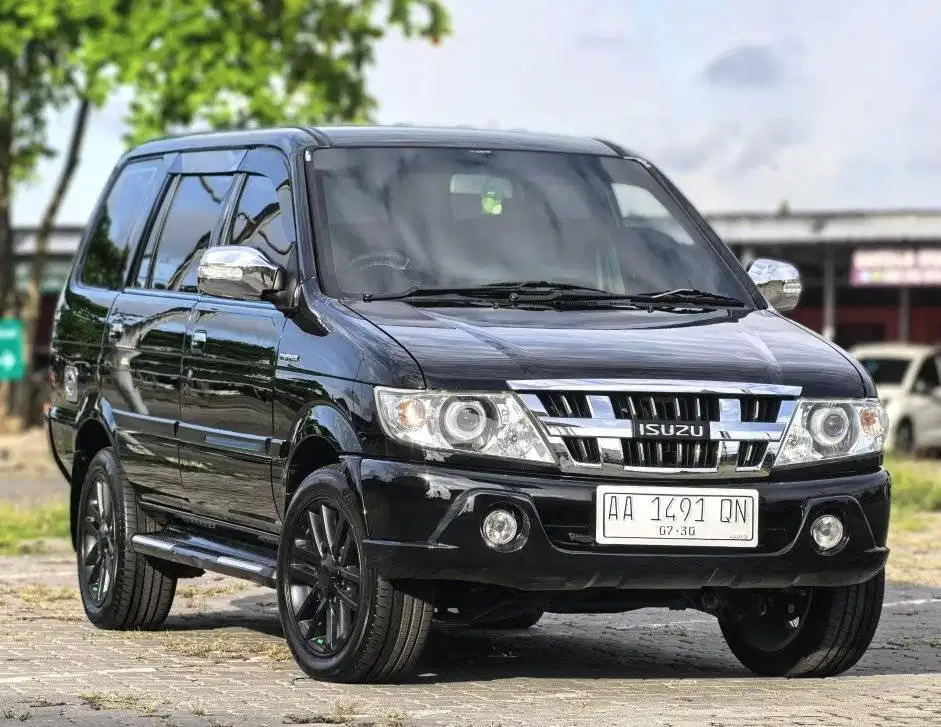 Isuzu Panther LS Turbo Black 2010 Manual Plat AA Super Istimewa Top