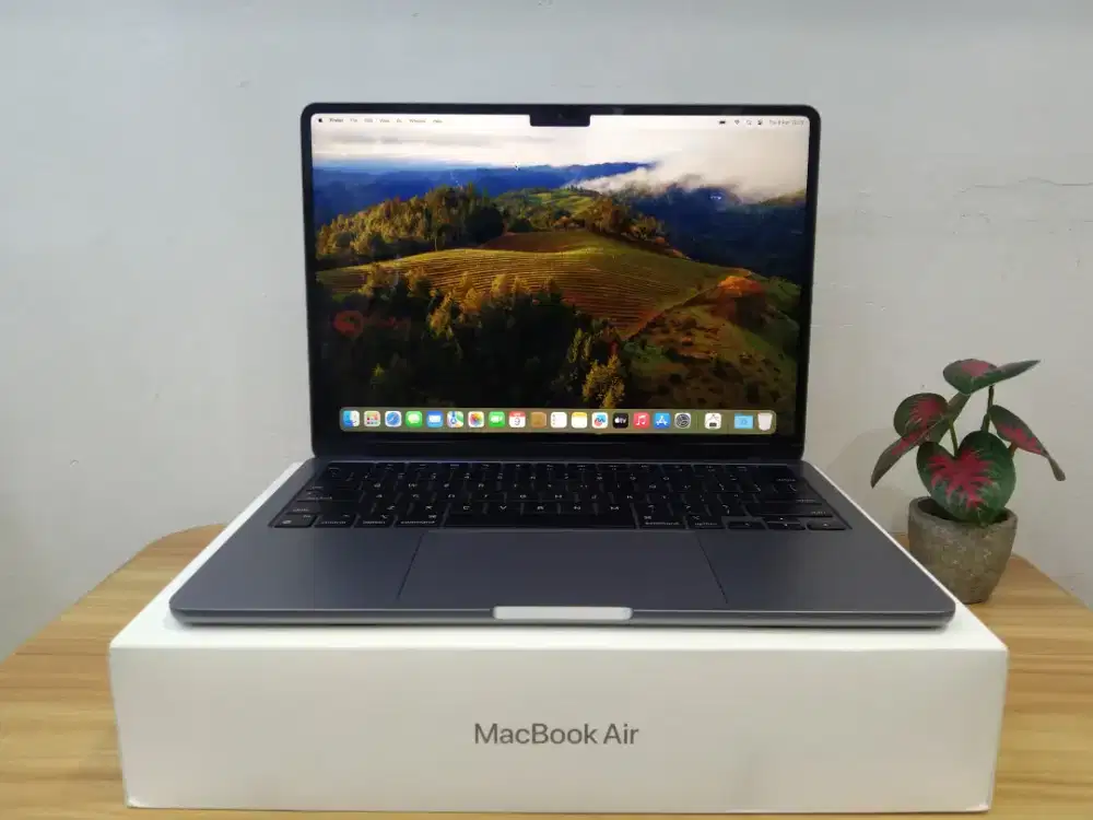 MacBook Air M3 2024 8/256 Fullset
Ex iBox