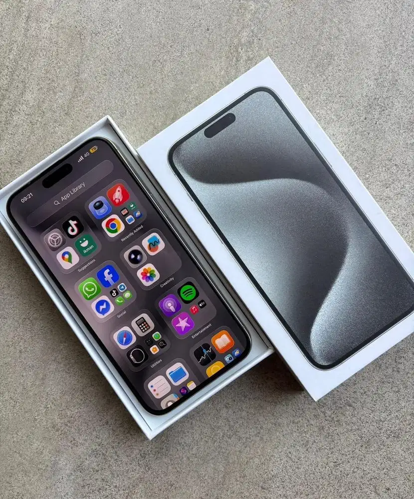 Iphone 15 pro max 256Gb fullset. Inter All operator. Bukan simlok