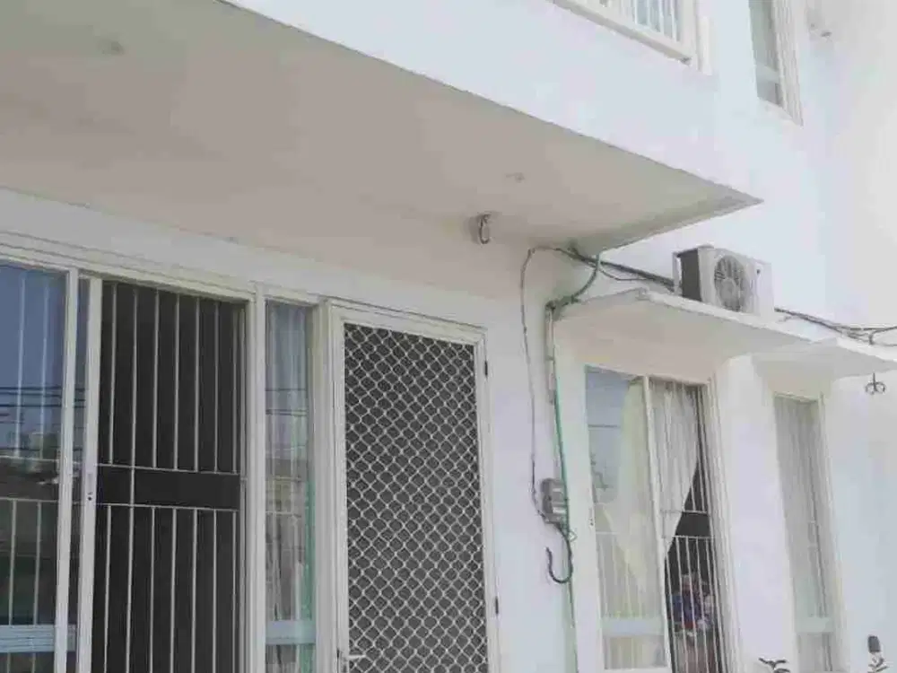 Dijual Rumah Dekat Universitas Petra