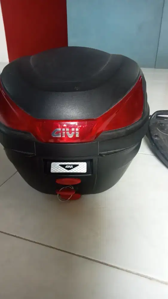 Box givi 32 L jarang pakai