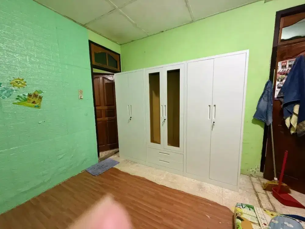 Lemari plat besi 6 pintu