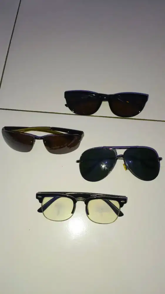 Jual cepet aja 4 kacamata 50.000 net