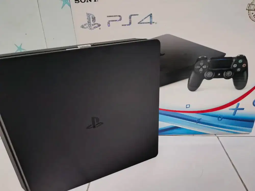 PS4 Slim 1TB Fullset Mulus Siap Pakai