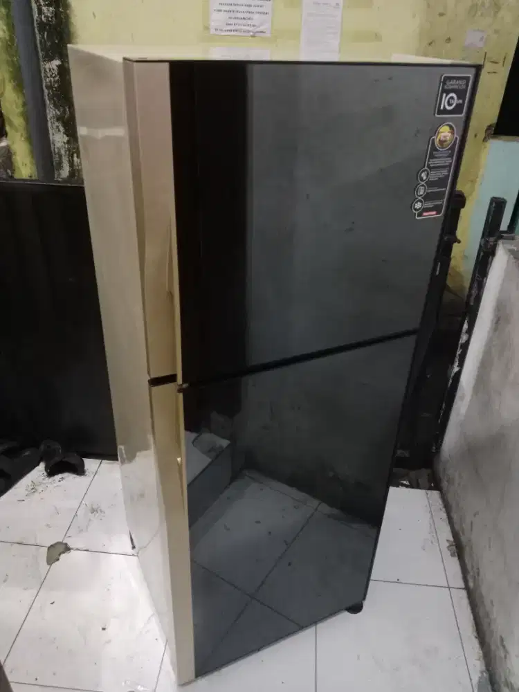 KULKAS POLYTRON 2 PINTU SEMI INVERTER