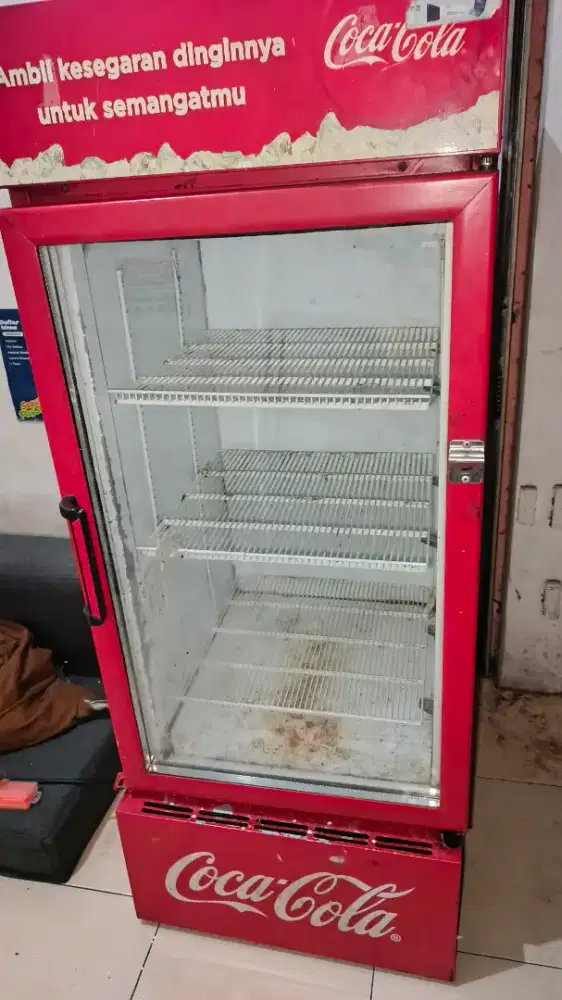 Showcase Coca cola dijual cepat