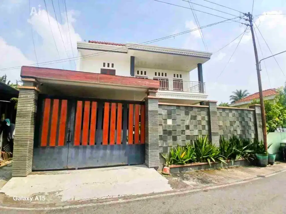 rumah 2 lantai bagus