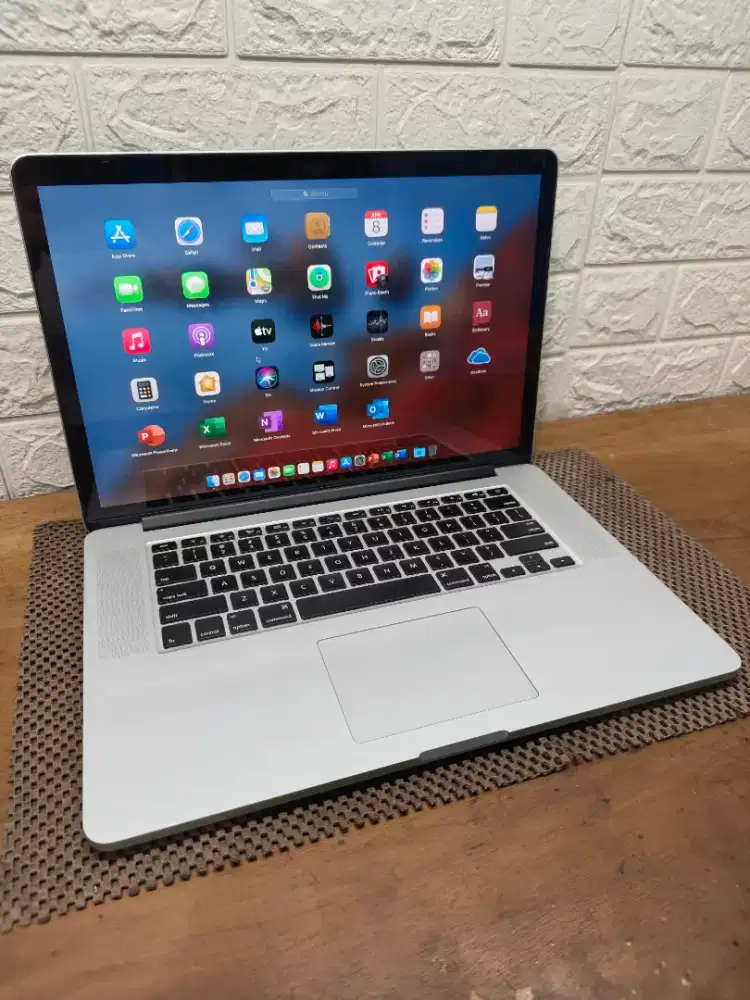 Macbook Pro Retina 15inch 2015 Core i7 (16/500gb) Muluss NORMAL