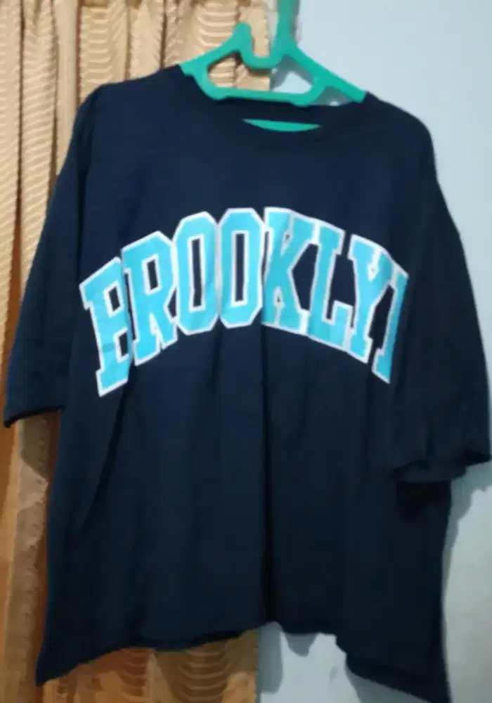 Tshirt biru dongker Broklyn