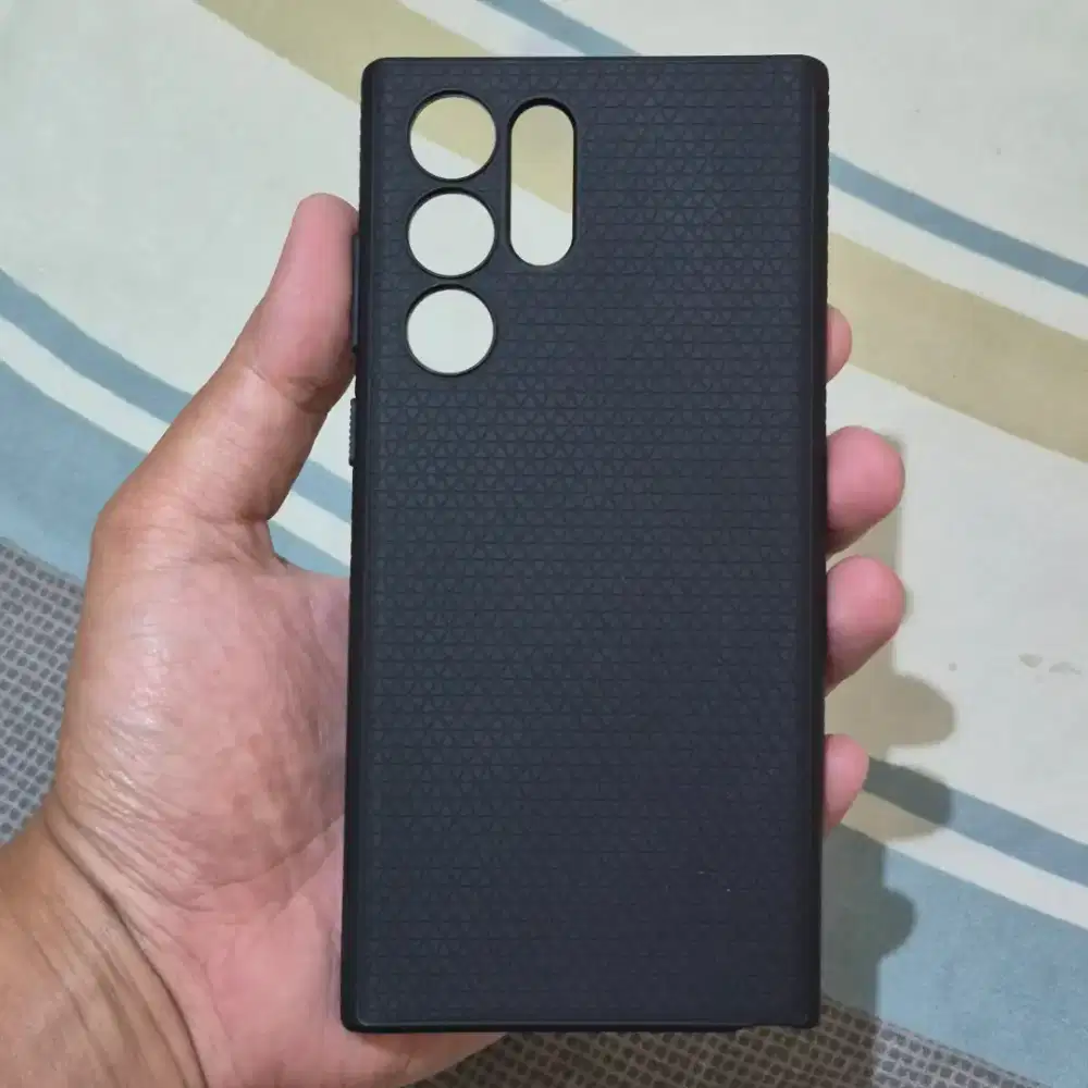 Spigen Samsung S22 Ultra Hitam