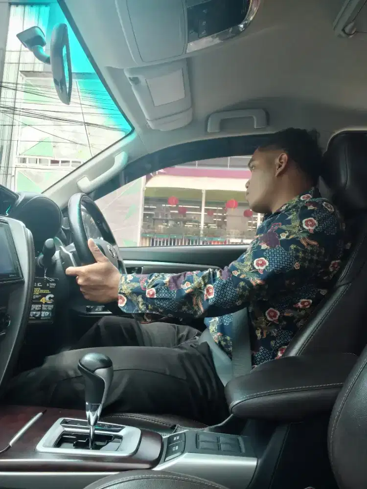 MENCARI LOWONGAN PEKERJAAN DRIVER