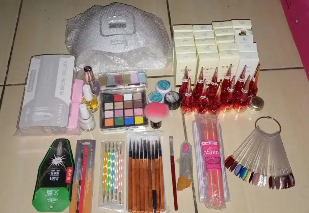 Perlengkapan nail art