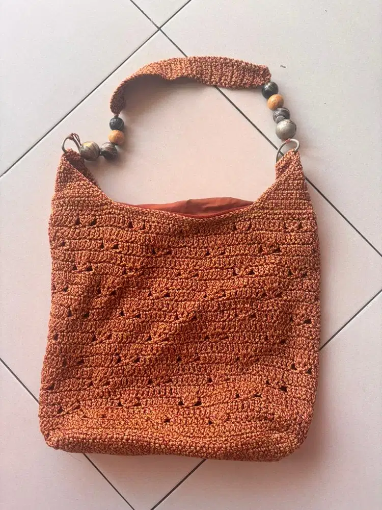 Tas wanita dan tas sekolah