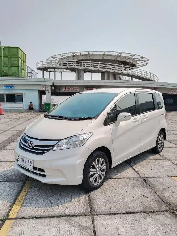 Honda Freed 1.5 PSD AT 2012 Putih Facelift (Promo TDP 28jt)