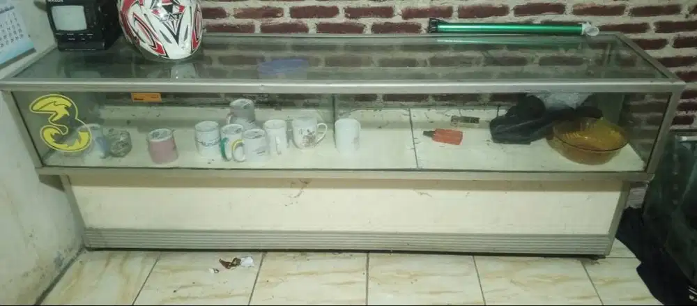 Etalase panjang 2 meter siap pakai