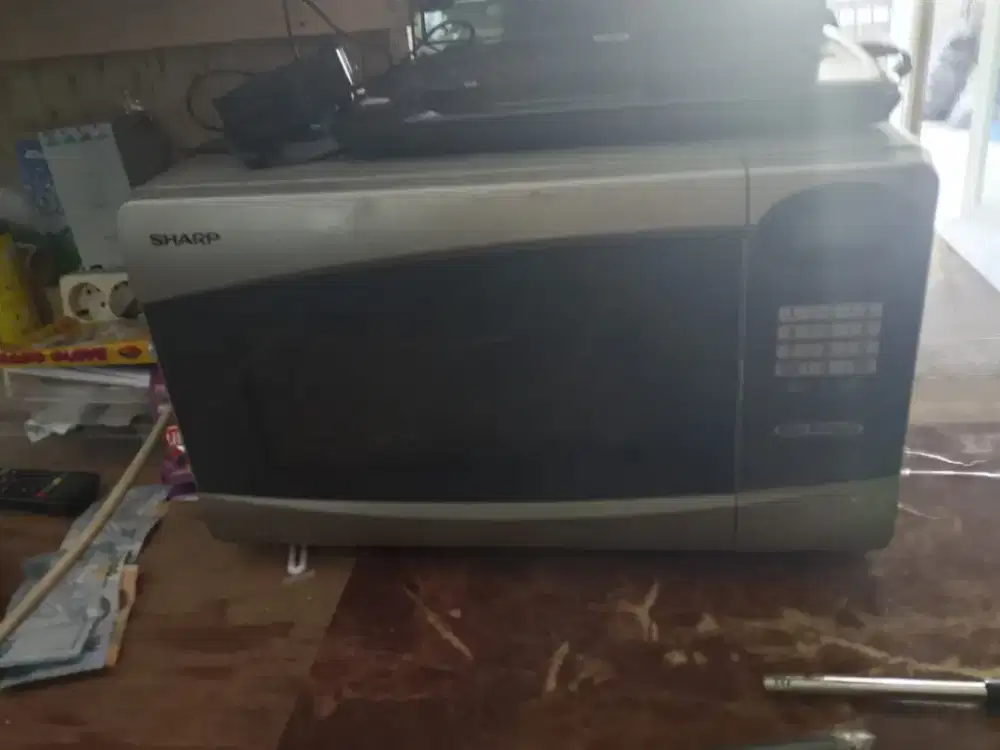 microwave Sharp R-230R(S). 