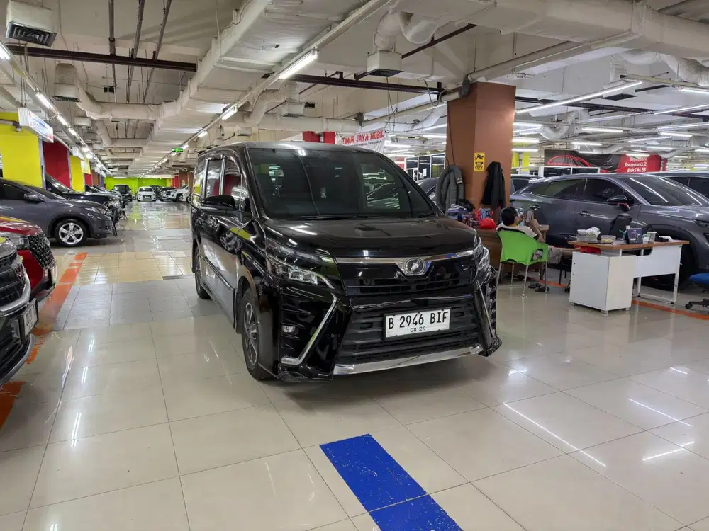 Toyota Voxy 2019