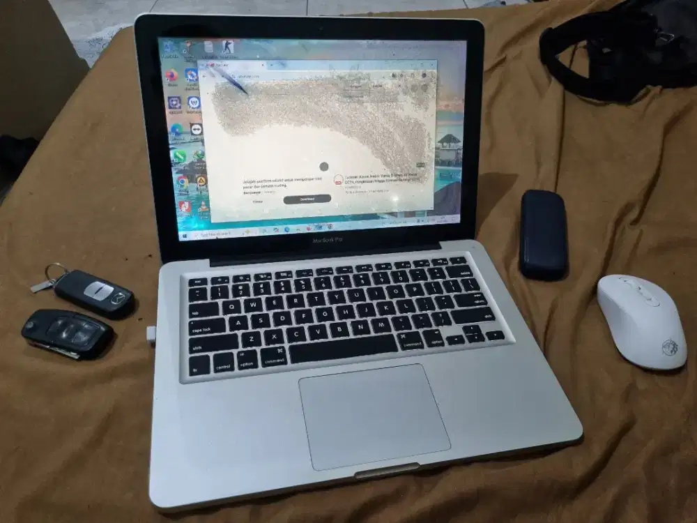 Macbook 2011 Mid 13 Inch Core i5 Terpadang Windows 10