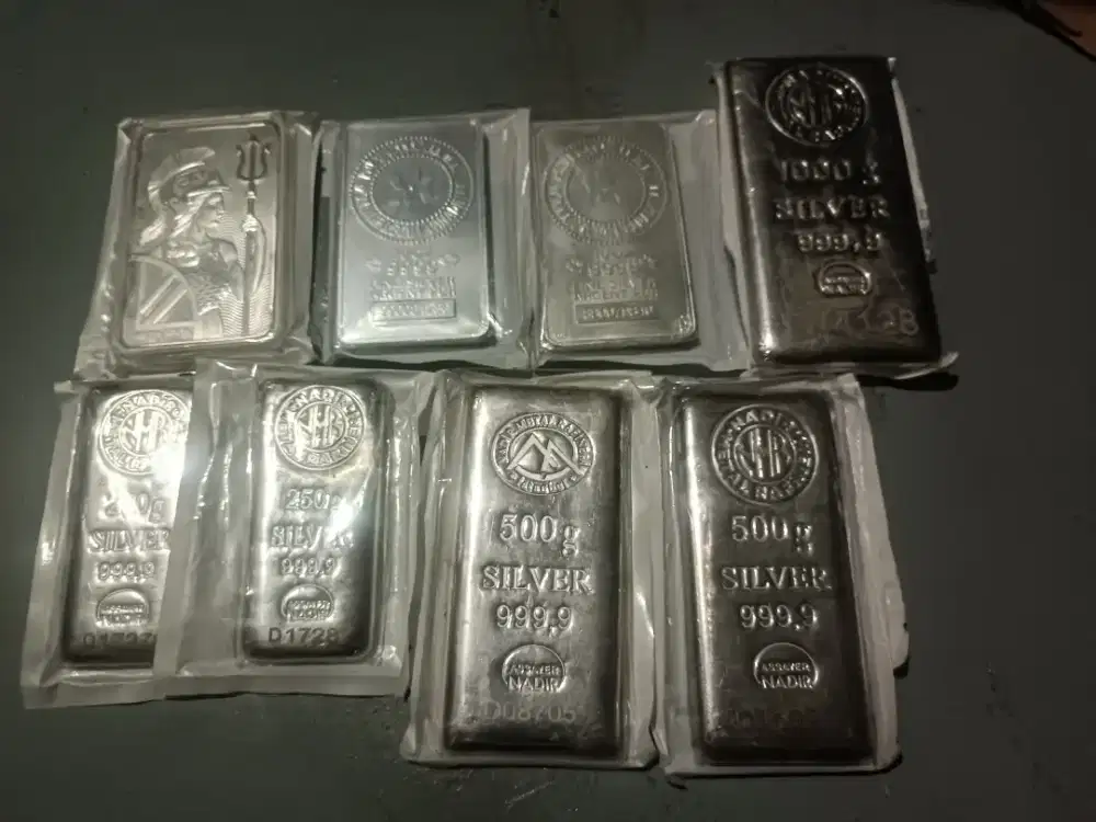 Di jual perak batangan dan koin