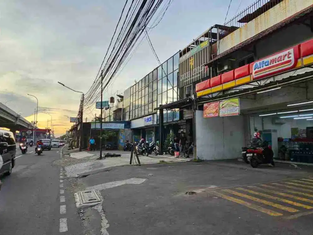 ruko gandeng di jalan raya kalimalang bekasi