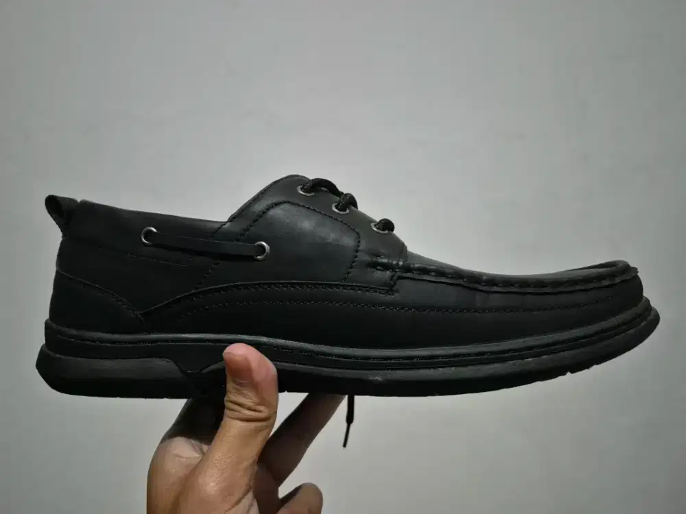 Sepatu casual (COLE)