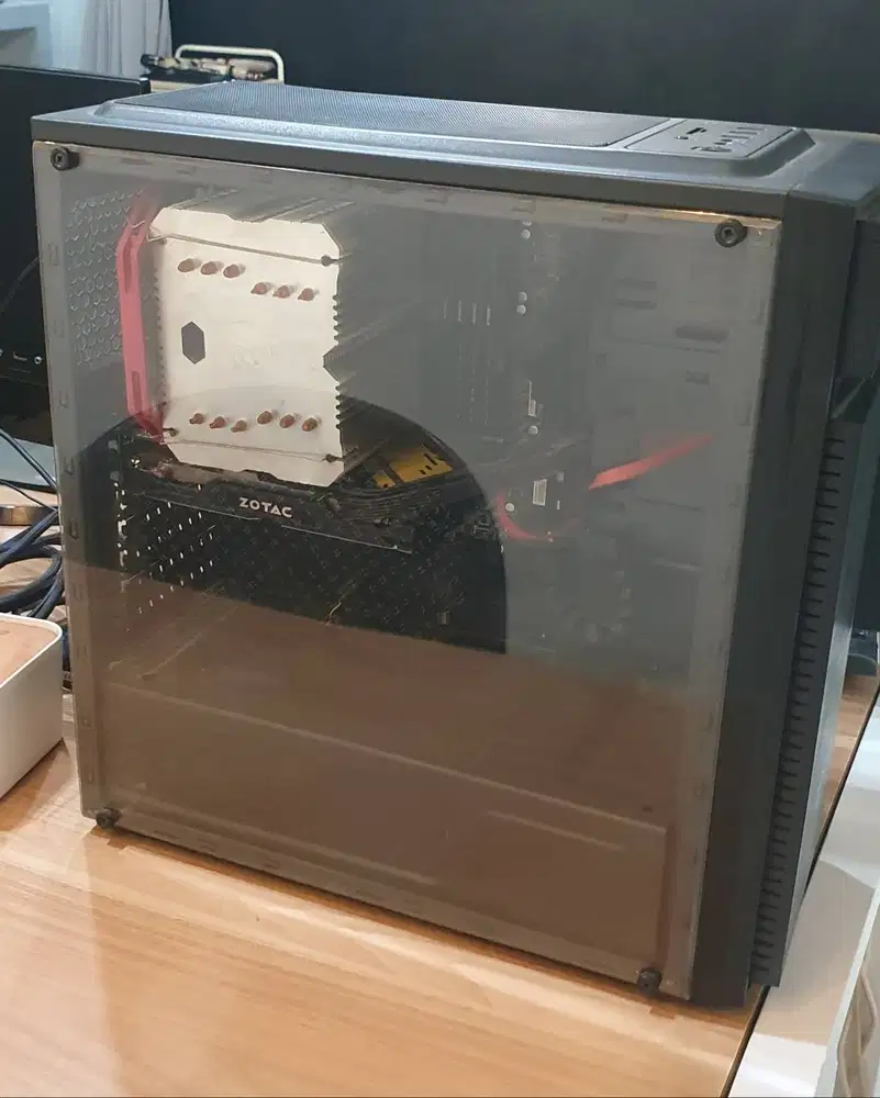 Dijual Sepaket CPU second i7 7700K + Monitor