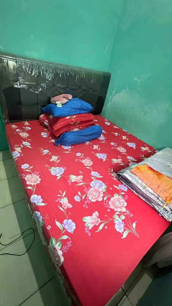 Kasur dan dipan bekas