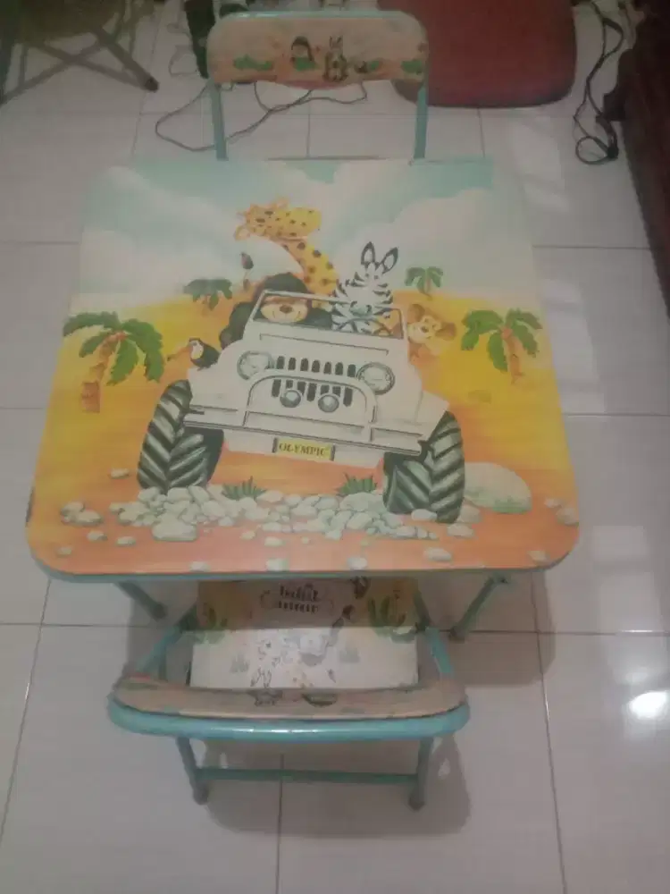 Meja kursi lipat buat anak