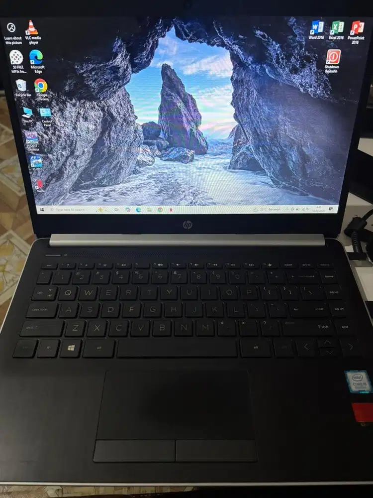 HP 14s Intel Core i5 AMD Radeon Graphics Card