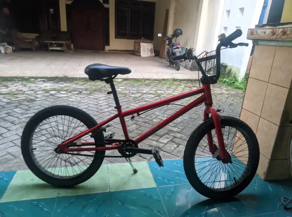 SEPEDA PACIFIC MERAH