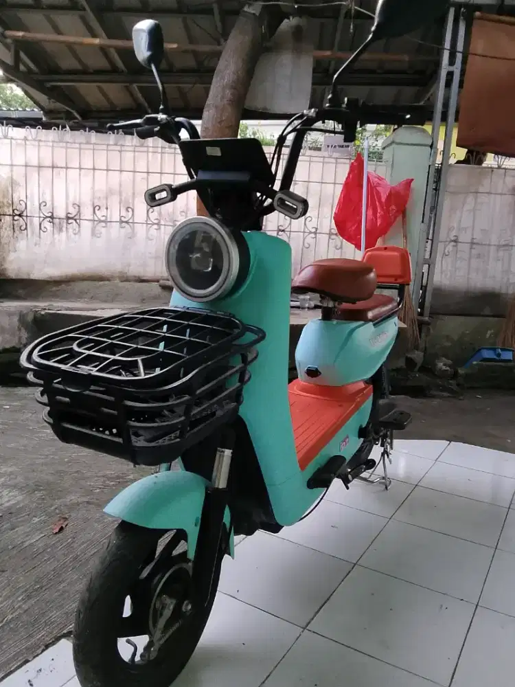 Sepeda Listrik Uwinfly D7 mulus jarang pakai
