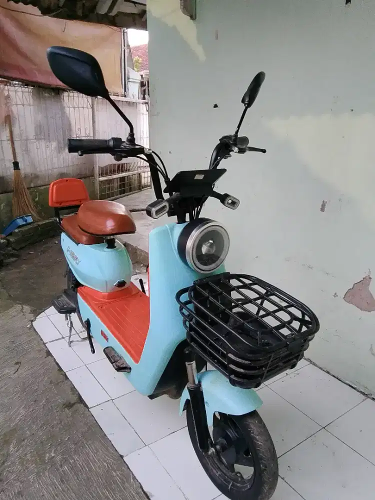 Sepeda Listrik Uwinfly D7 mulus jarang pakai