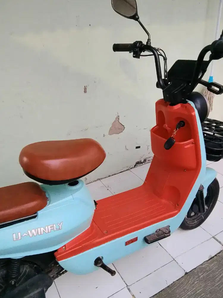 Sepeda Listrik Uwinfly D7 mulus jarang pakai