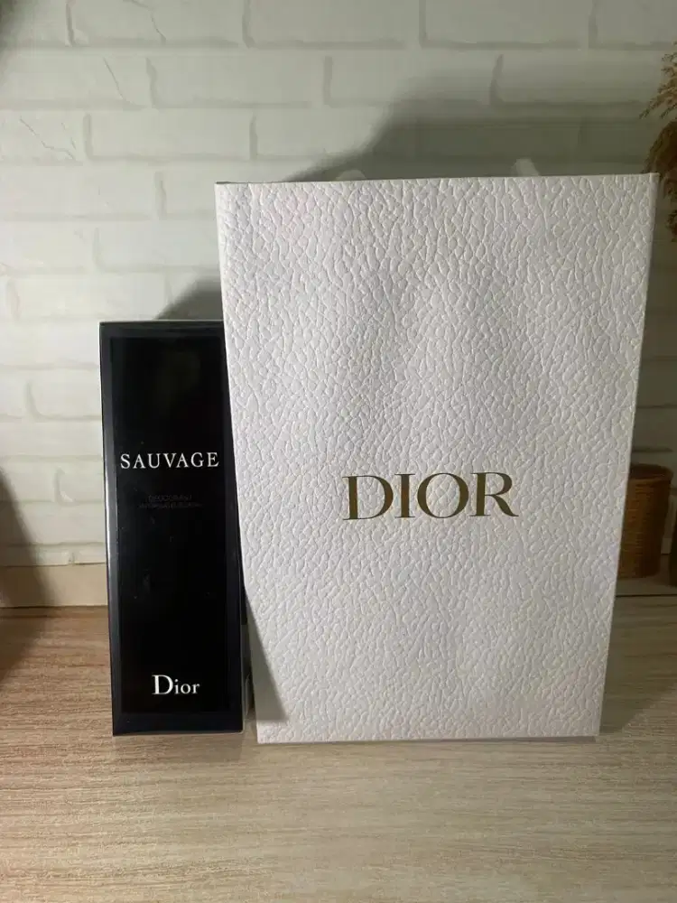 'SAUVAGE' by Dior (Deodorant Spray) Baru, Segel + Paper Bag!!!