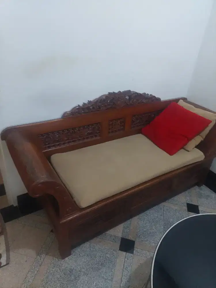 Kursi kayu jati santa