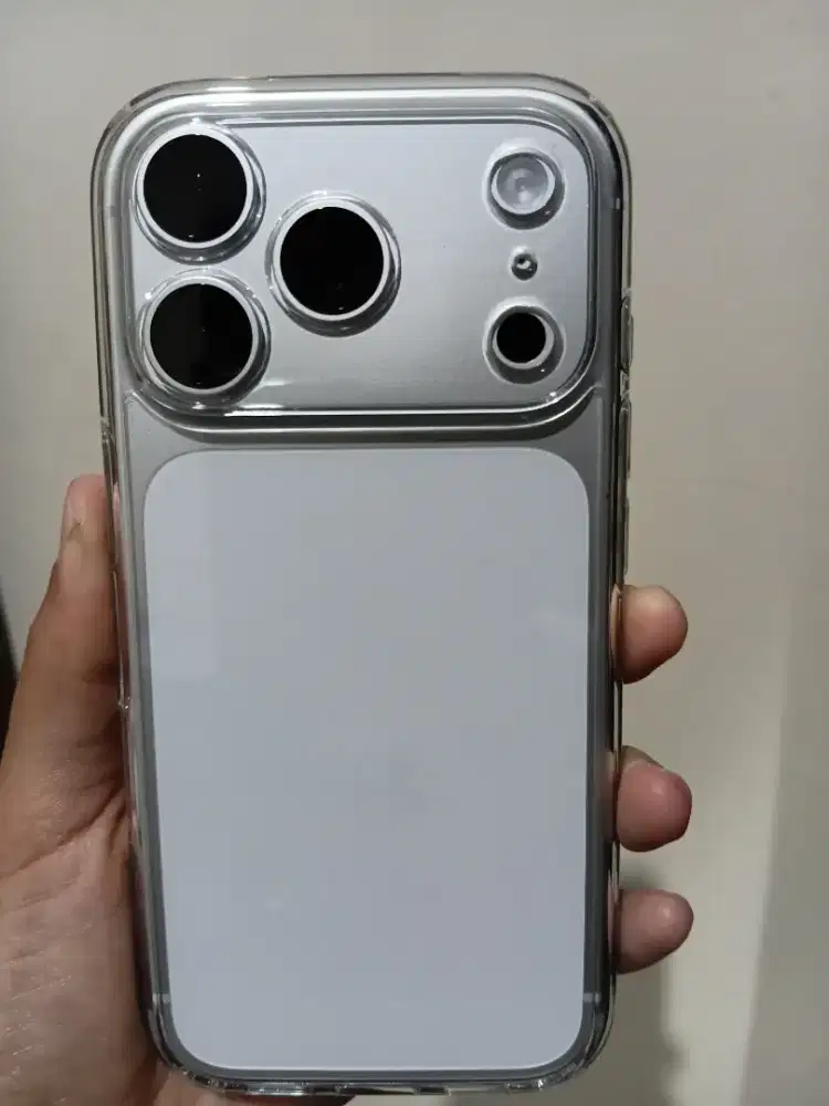 IP 17 PRO 256 SILVER