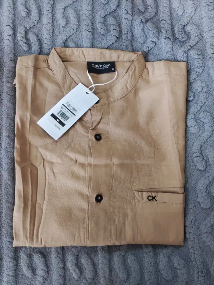kemeja panjang  Calvin Klein mocca size M