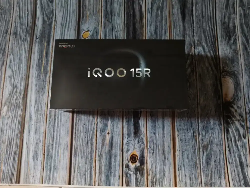 Vivo IQOO 15R 12/512 garu SEGEL GARANSI RESMI warna silver