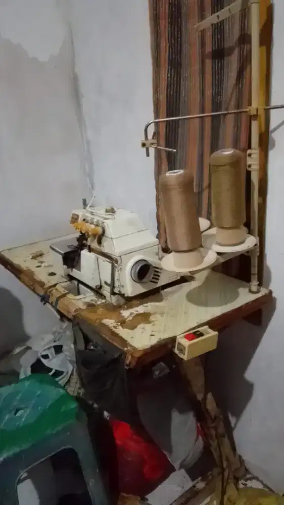 Mesin obras 4 benang yamata