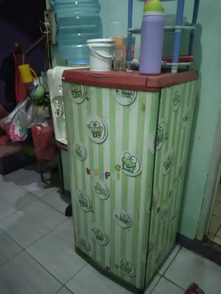 Kulkas sanyo pintu 1