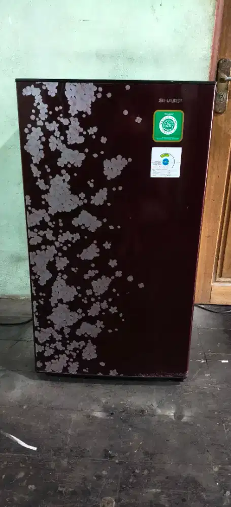 Kulkas 1 pintu sharp kirei siap pakai