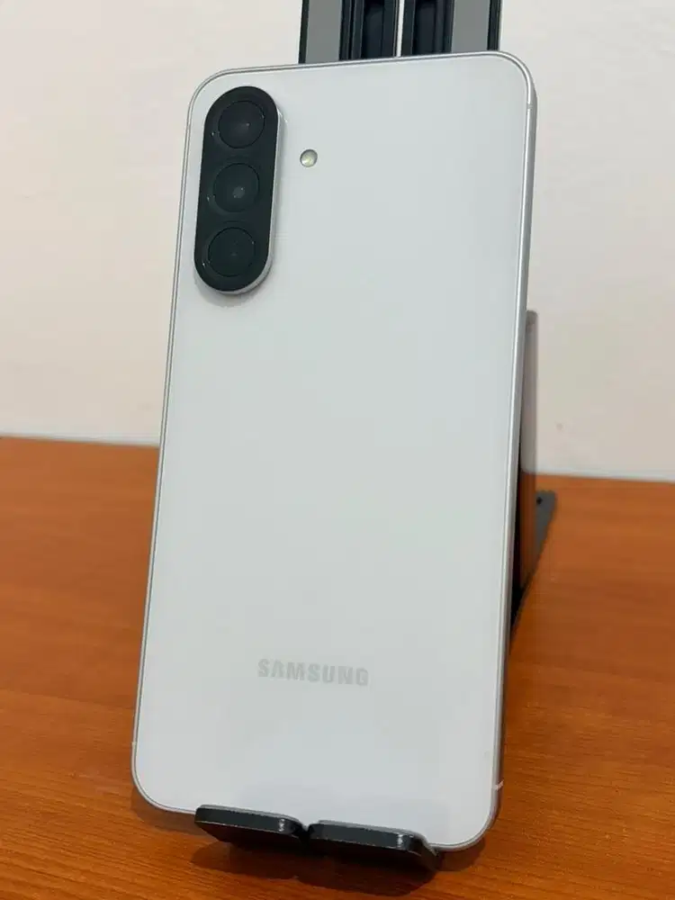 Samsung A56 5G 8/256 White